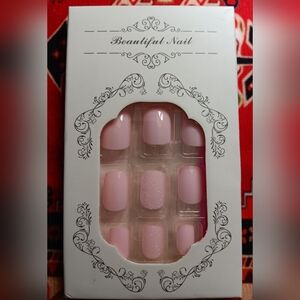 ⭐️SIZE. MED, PINK, SQ TIP NAILS WITH SPARKLE/GLITTER ON A FEW NAILS!